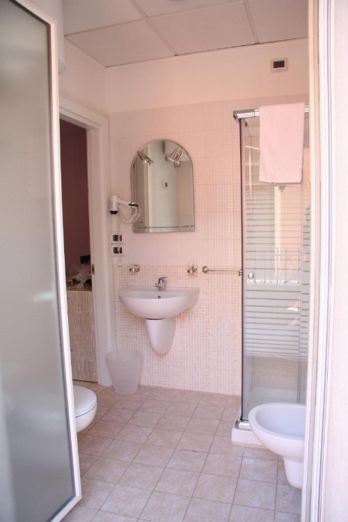 Central Hotel image 10