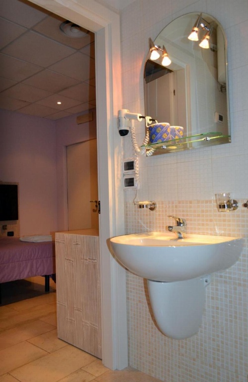 Central Hotel image 18